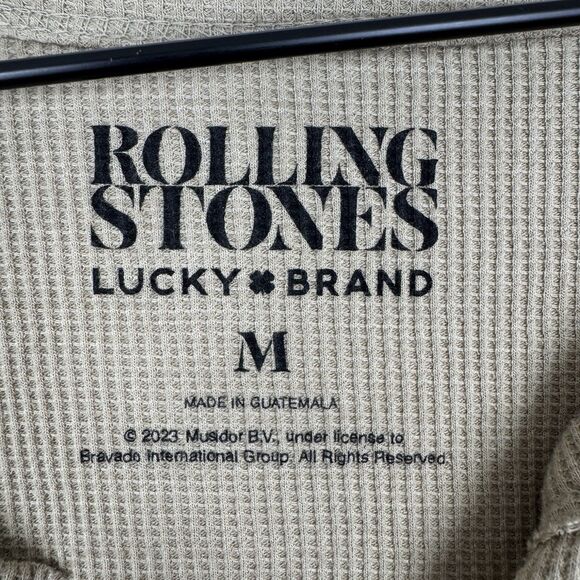 Lucky Brand Rolling Stones Top Womens Medium Brown Waffle Thermal Tongue Graphic - Picture 10 of 14